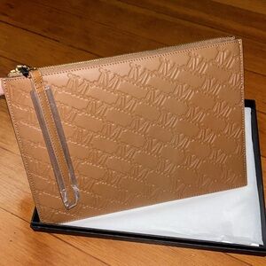 Maxmara clutch